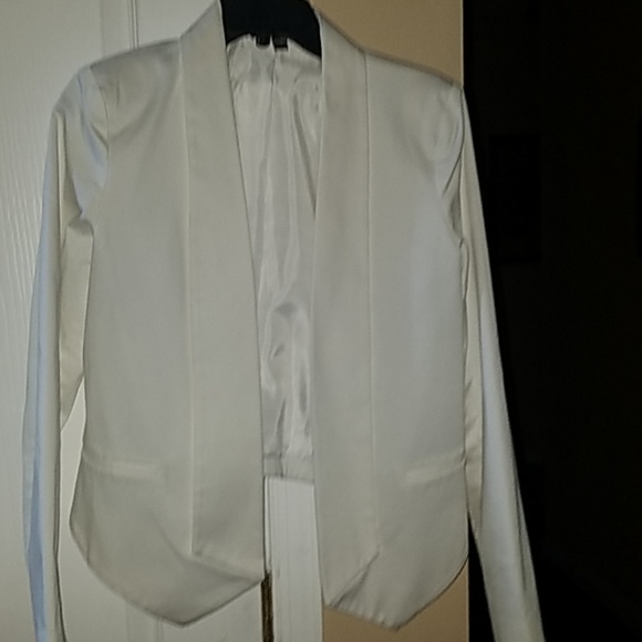 White Blazer - Picture 5 of 7